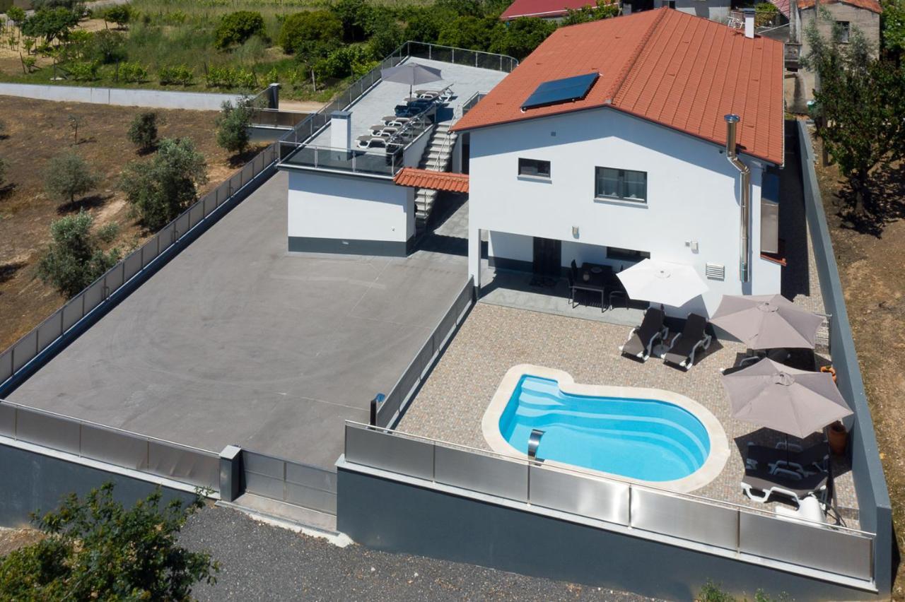 ヴィーラ・ノーヴァ・デ・ポイアレス Casa Bem Estarヴィラ エクステリア 写真